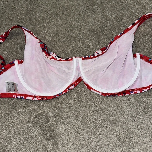 MAGISCULPT 34DDD red floral bikini top 😎 - Picture 4 of 5